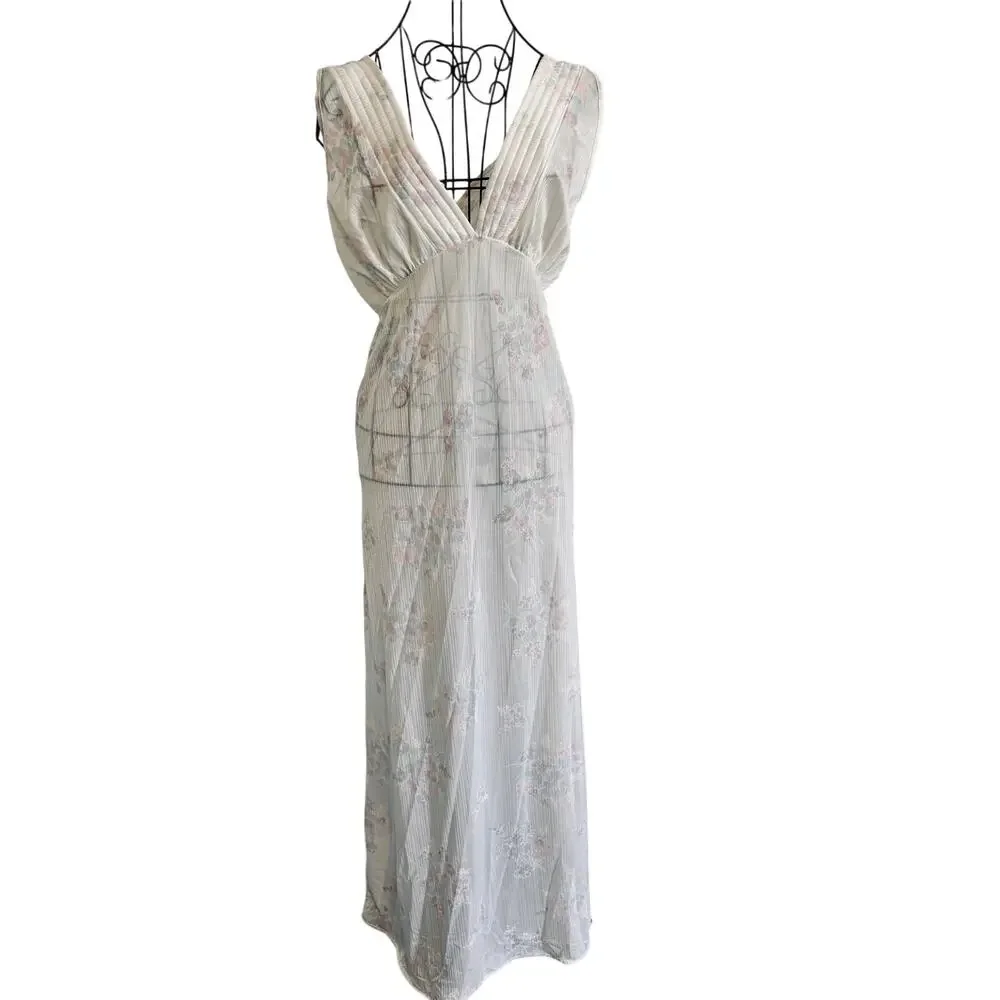 Vintage 70's Quilted Cottage Floral Maxi Nightgown Boho Retro V Neck